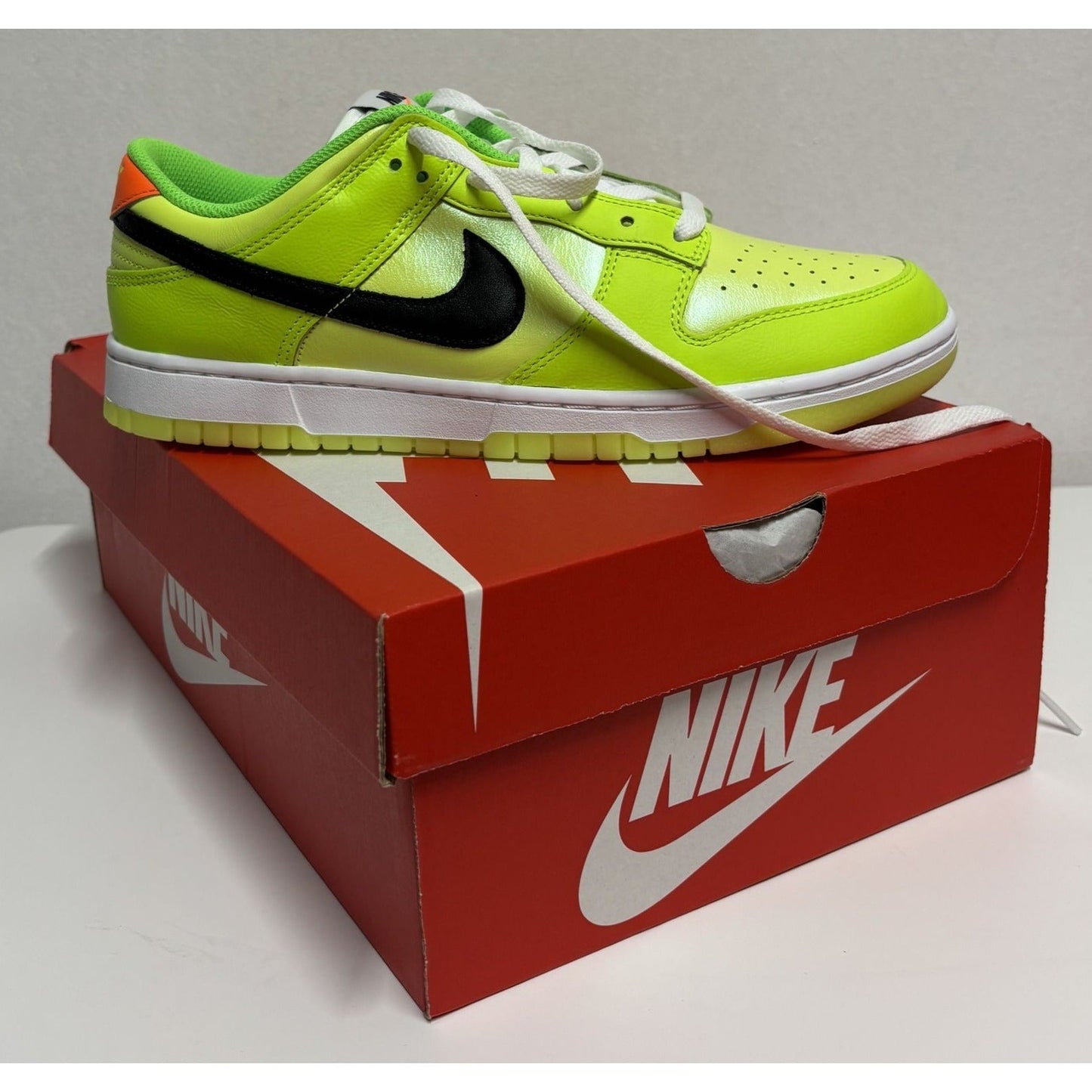 NIKE / Dunk Low SE / Men / Glow in the Dark / Green Neon / Sneakers / Size US 9.5 SHOES BY FLOR