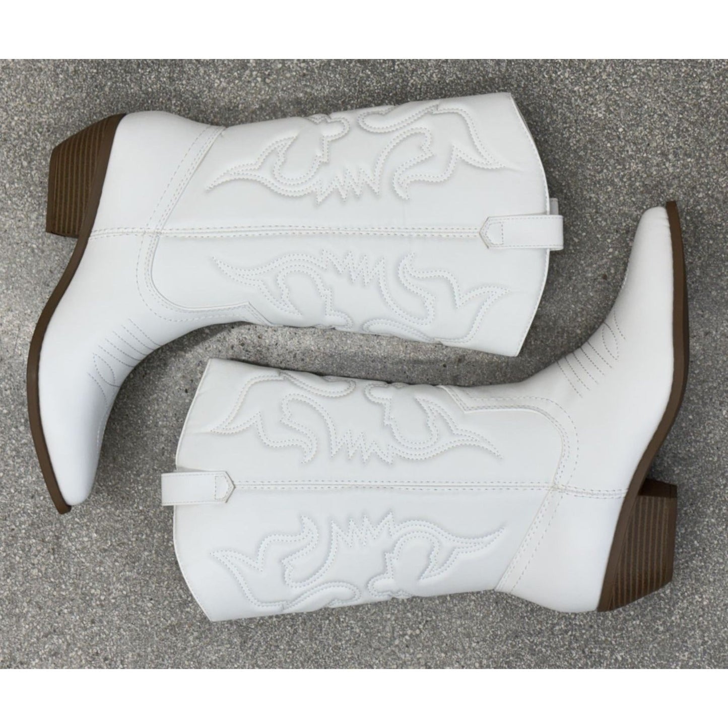 SODA / Reno / White / Embroidered / Western Cowgirl Boots / With Low Block Heel & Pointed Toe SHOES BY FLOR