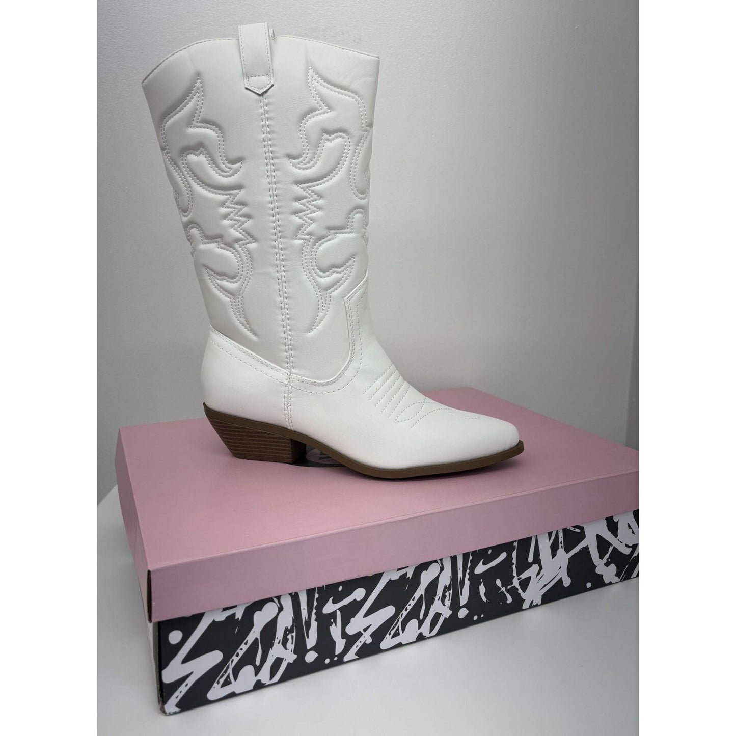 SODA / Reno / White / Embroidered / Western Cowgirl Boots / With Low Block Heel & Pointed Toe SHOES BY FLOR