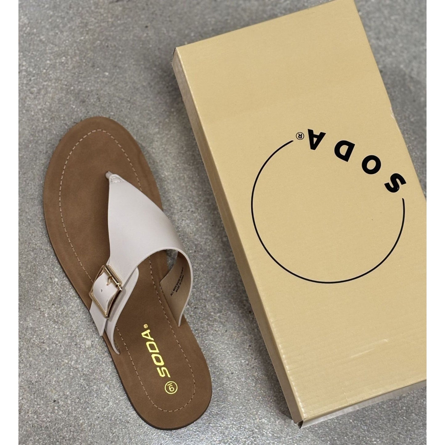 SODA / Suri-S / Leather / Slide / Sandals / With Buckle Detail & Comfort / Bone SHOES BY FLOR
