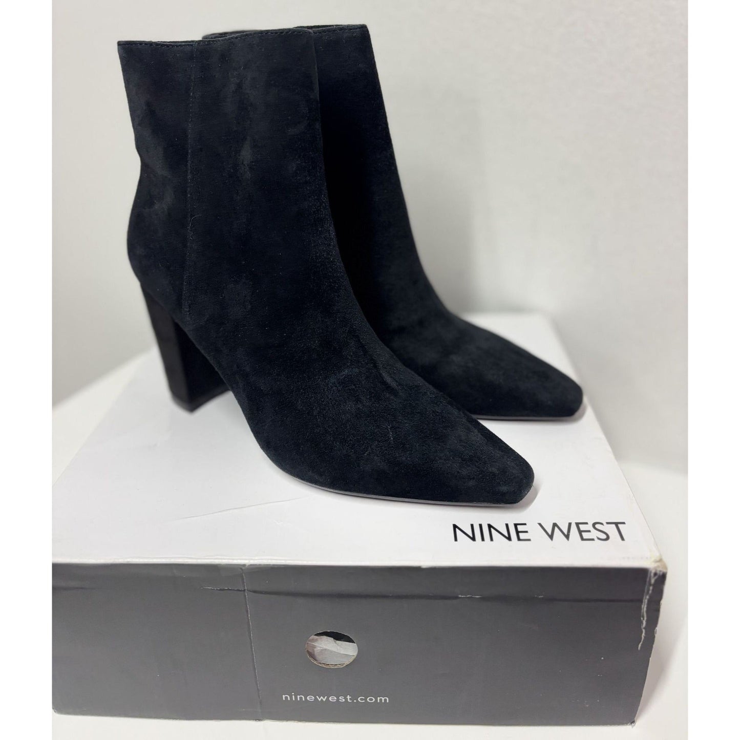 NINE WEST / Dery 9X9 / Black / Suede / Ankle Boots / Block Heel / Pointed Toe / Leather / Nine Technology / Size 8M SHOES BY FLOR