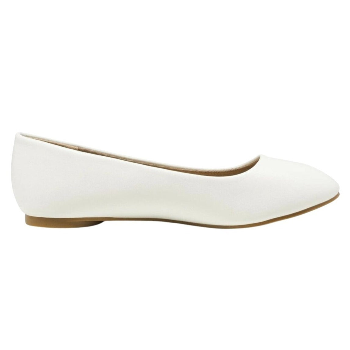 LUCITA / Friendly / White / Pointed Toe / Flats / Faux Leather Slip-On Shoes