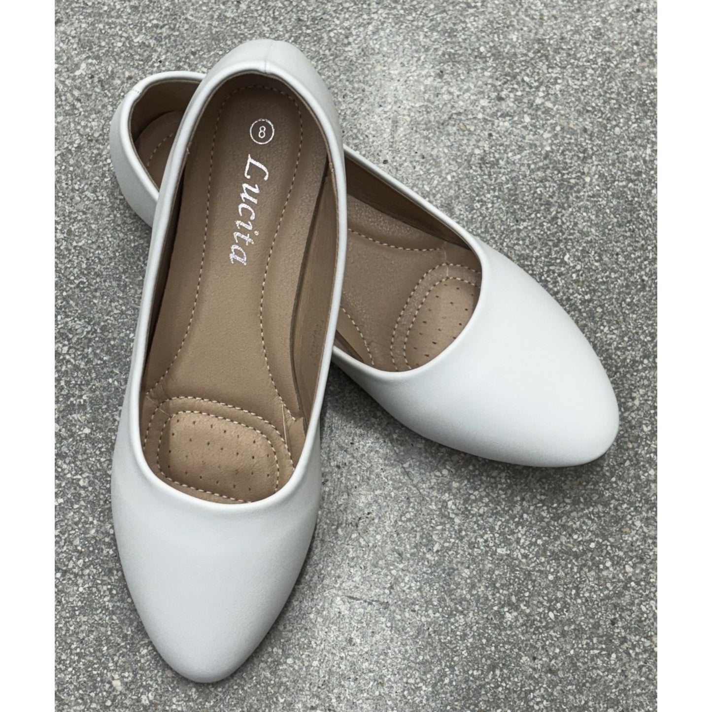 LUCITA / Friendly / White / Pointed Toe / Flats / Faux Leather Slip-On Shoes
