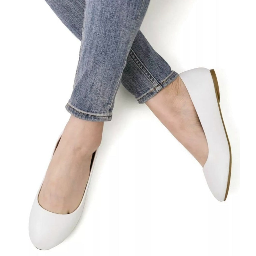 LUCITA / Friendly / White / Pointed Toe / Flats / Faux Leather Slip-On Shoes